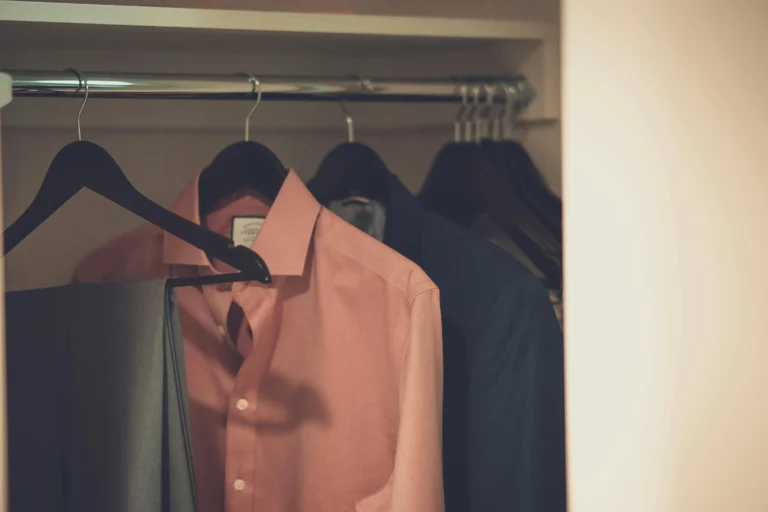 How to Decide What's The Right Corporate Event Dress Code for Your Event