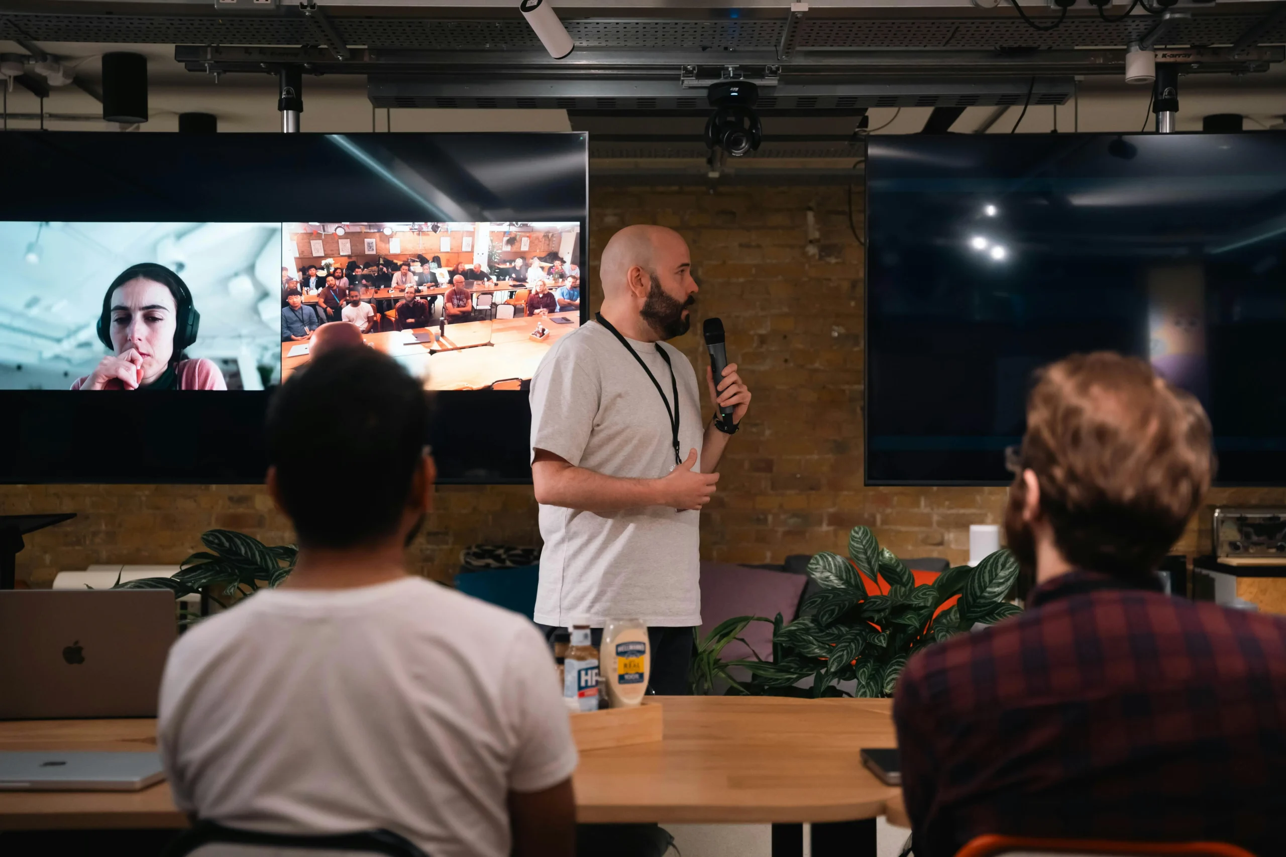 Why Tech Integration Is Crucial in Modern Conferences